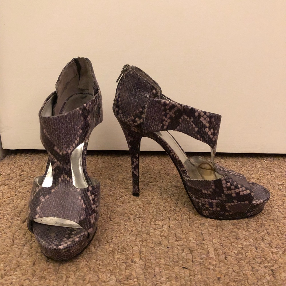 Nine West Snakeskin Pumps